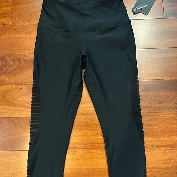 90 Degree Black High Waisted Leggings Size Small NWT! - Picture 1 of 8